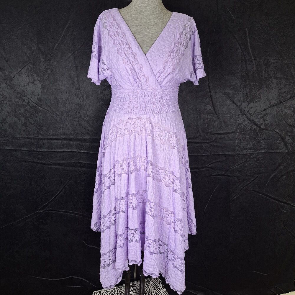 Rabbit Rabbit Rabbit Size 6 Lilac Lace Ruched Handkerchief Hem V Neck Fairycore